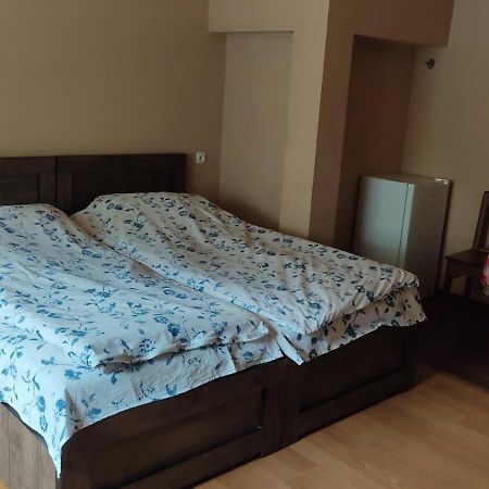 Guesthouse Mabu - 4 Newly Built Rooms In The Heart Of 메스티아 외부 사진