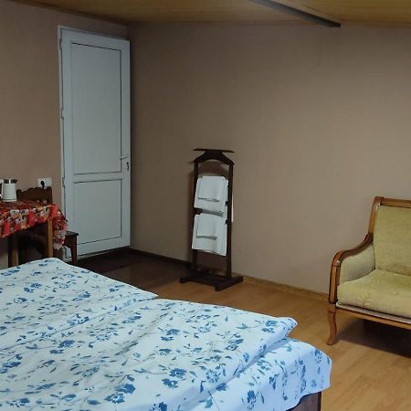 Guesthouse Mabu - 4 Newly Built Rooms In The Heart Of 메스티아 외부 사진