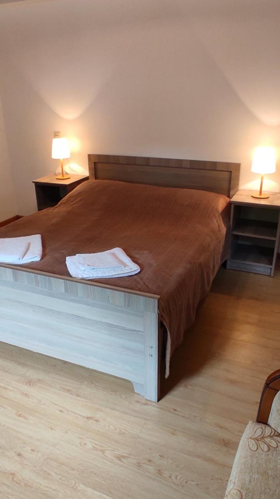 Guesthouse Mabu - 4 Newly Built Rooms In The Heart Of 메스티아 외부 사진