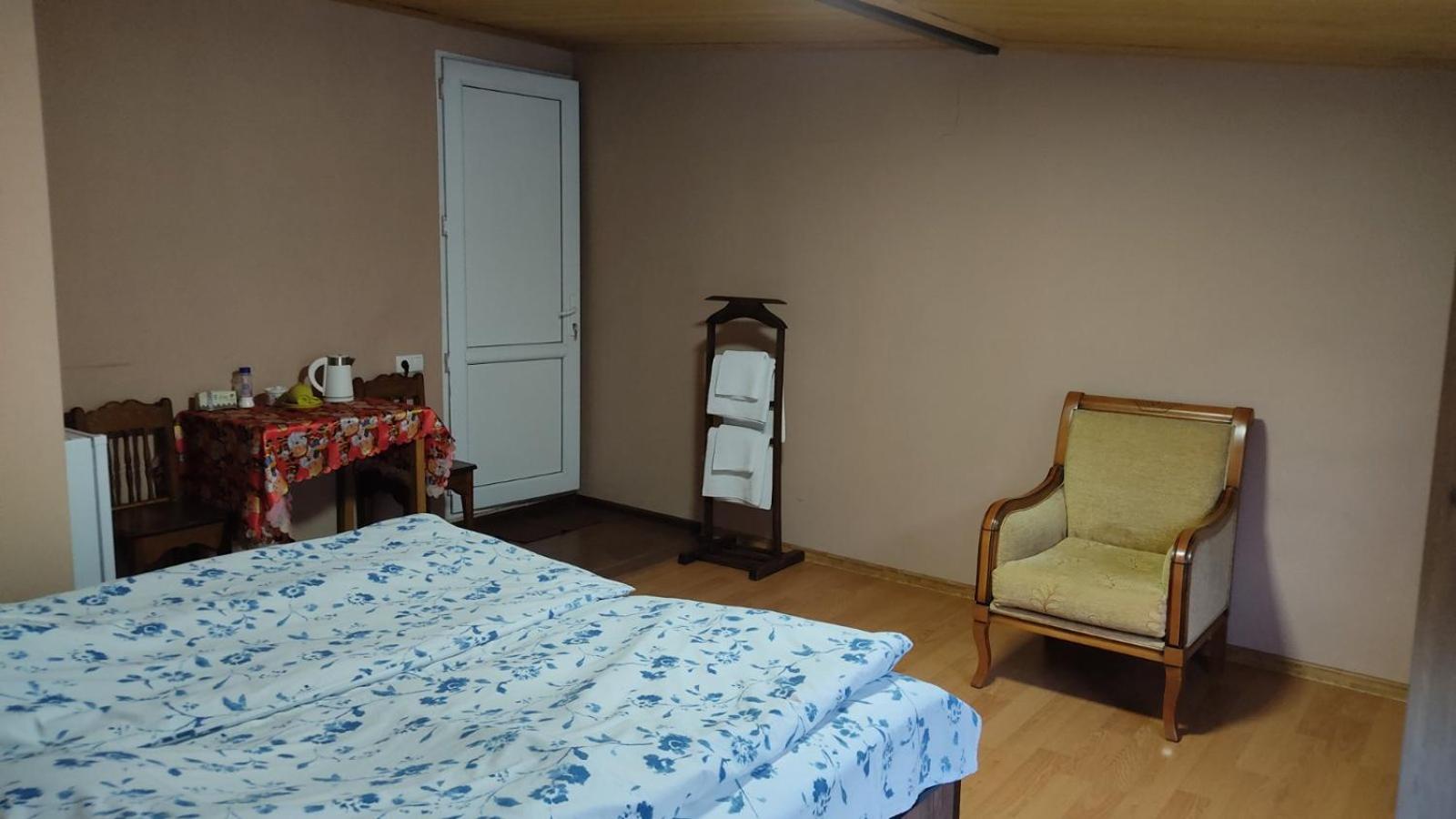 Guesthouse Mabu - 4 Newly Built Rooms In The Heart Of 메스티아 외부 사진